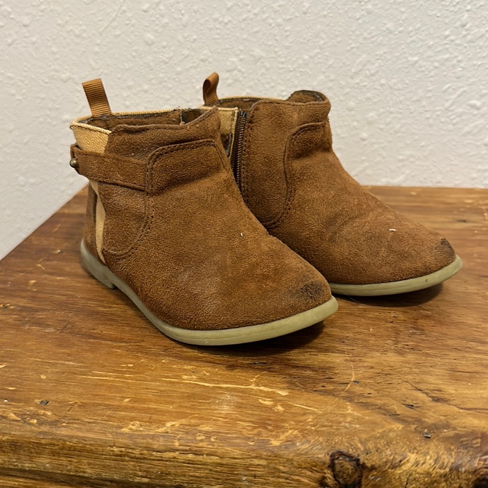 Girls zip up booties